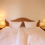 Strandnahe Ferienwohnung, Zentral Gelegen, Wlan Und Balkon, Andreas Dirks-Str. 1