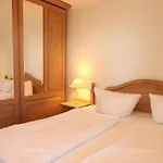 Strandnahe Ferienwohnung, Zentral Gelegen, Wlan Und Balkon, Andreas Dirks-Str. 1