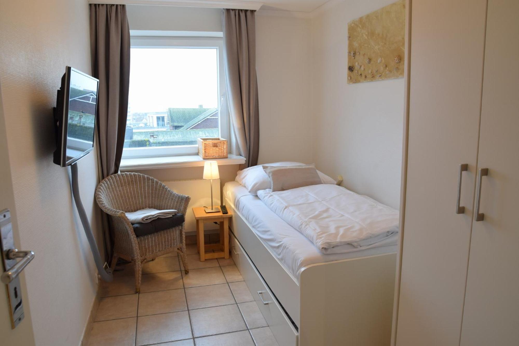 Strandnahe Ferienwohnung, Zentral Gelegen, Wlan Und Balkon, Andreas Dirks-str. 1 Apartment *