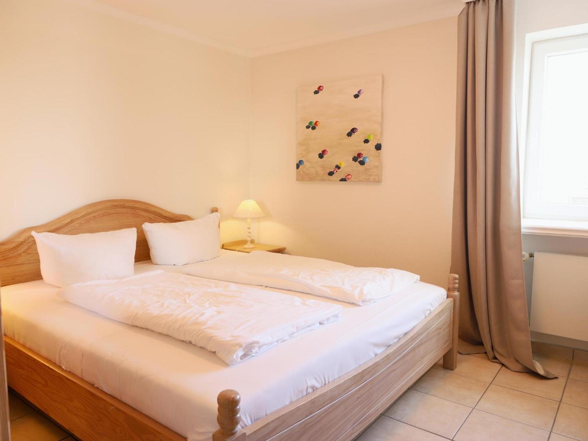 Strandnahe Ferienwohnung, Zentral Gelegen, Wlan Und Balkon, Andreas Dirks-str. 1 Apartment Westerland