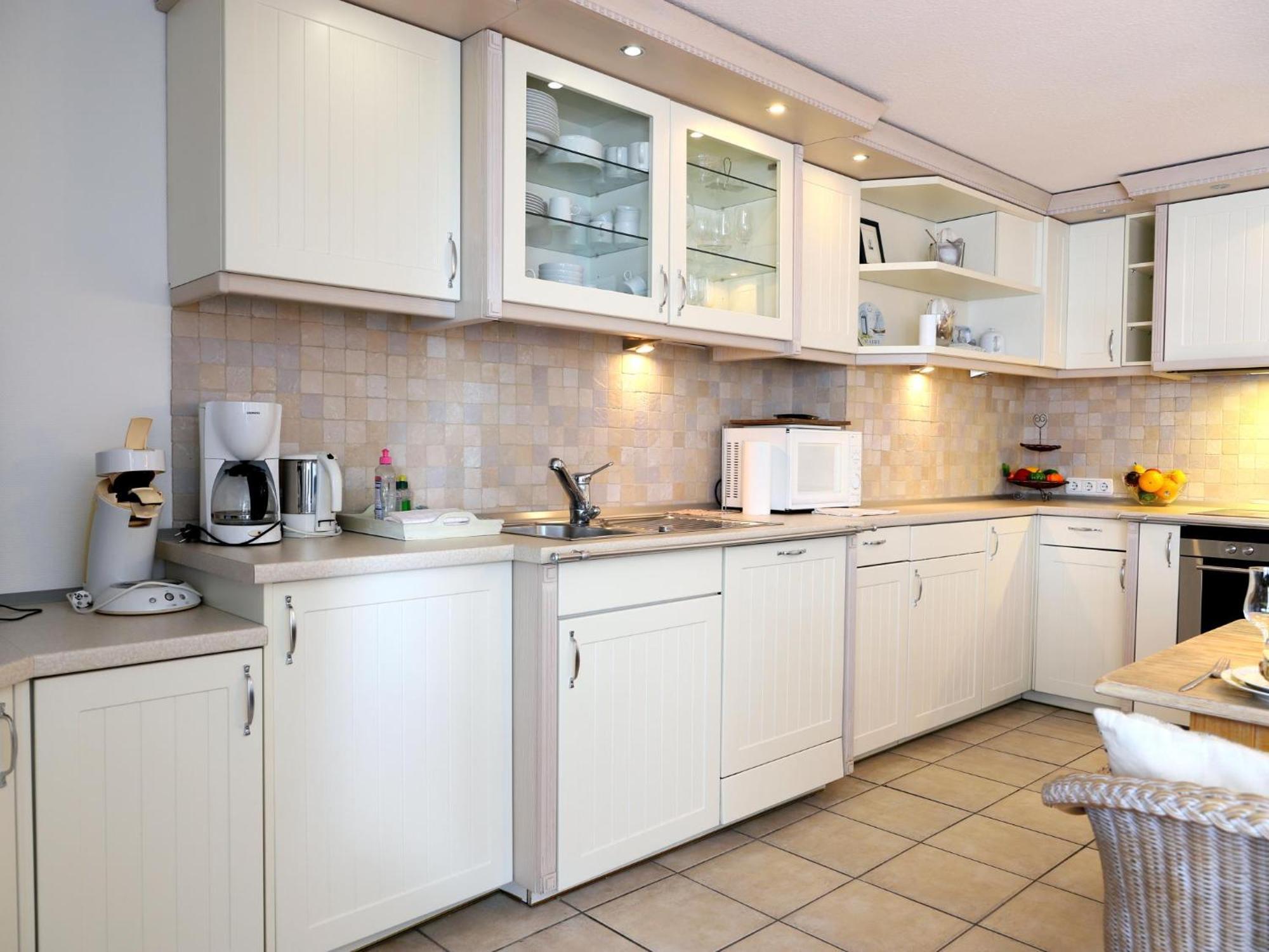 Strandnahe Ferienwohnung, Zentral Gelegen, Wlan Und Balkon, Andreas Dirks-str. 1 Apartment Westerland